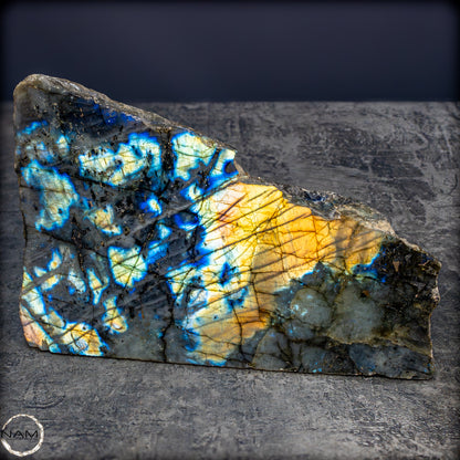 Natürliche Labradorit Kristall-Freiform - 2054,71g