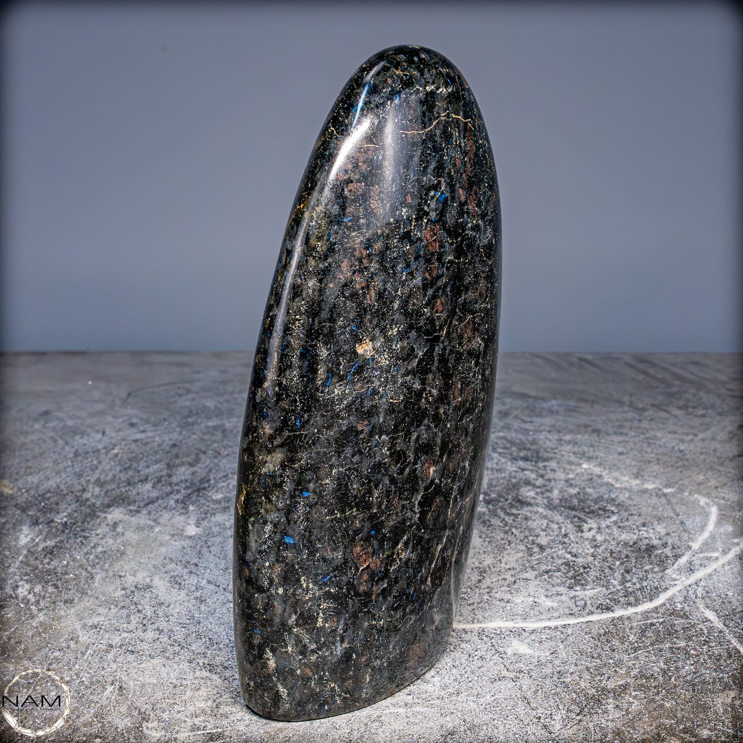 Natürliche Arfvedsonit und Granat-Kristall Freifrom, sehr selten - 1787,69g