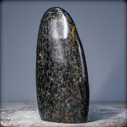 Natürliche Arfvedsonit und Granat-Kristall Freifrom, sehr selten - 1787,69g