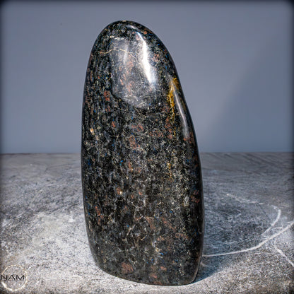 Natürliche Arfvedsonit und Granat-Kristall Freifrom, sehr selten - 1787,69g