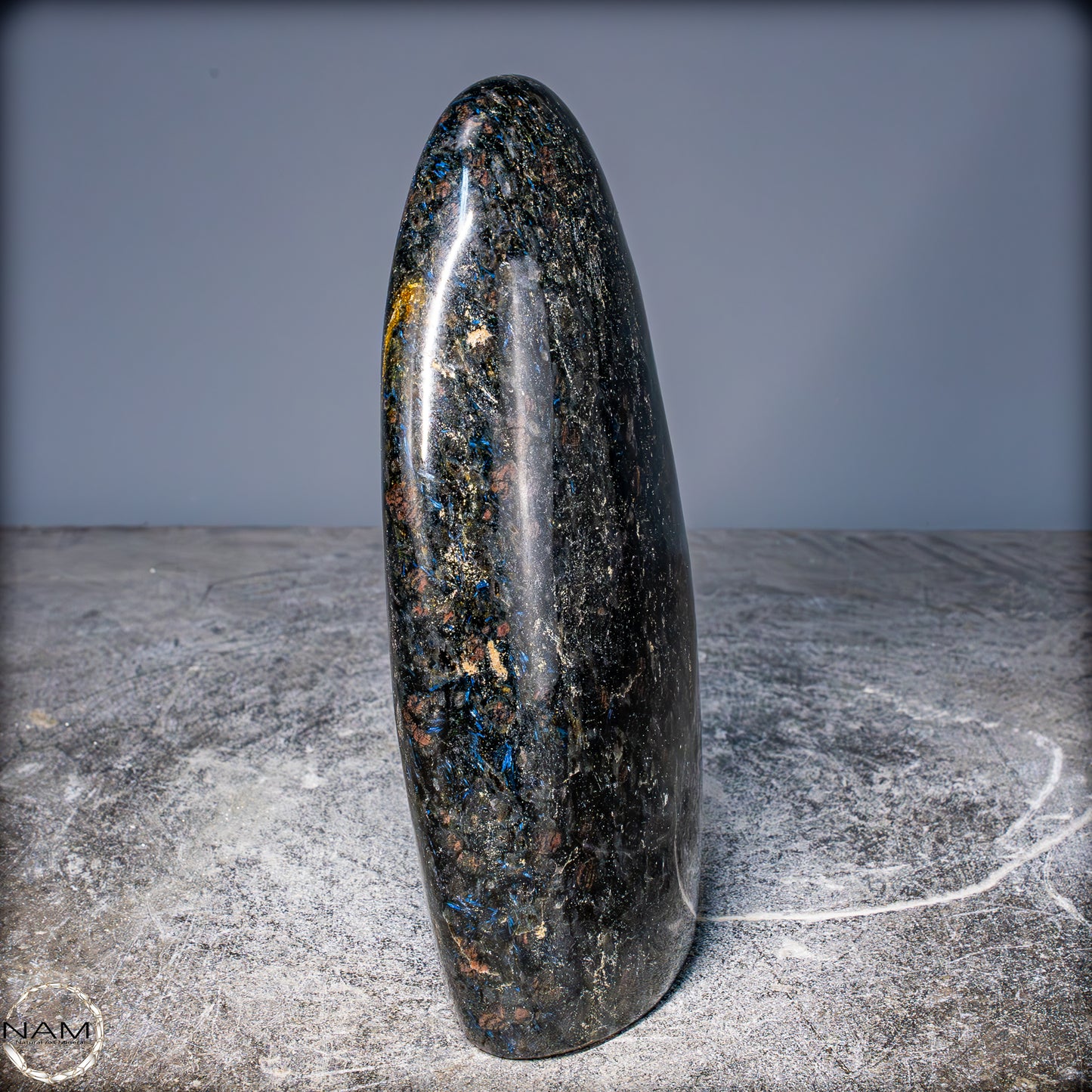 Natürliche Arfvedsonit und Granat-Kristall Freifrom, sehr selten - 1787,69g