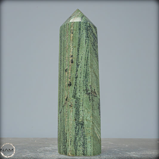 Gebänderter Eldarit-Jaspis Obelisk - 942,28g