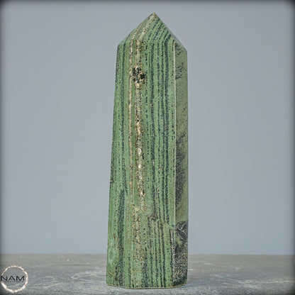 Gebänderter Eldarit-Jaspis Obelisk - 942,28g