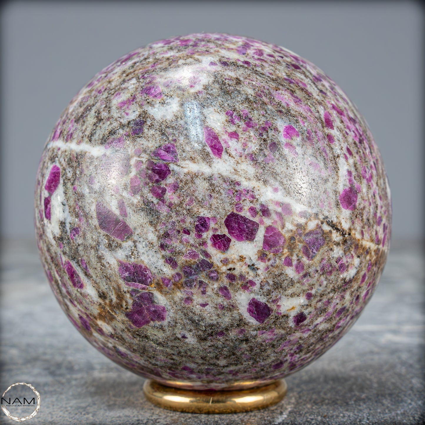Natürliches Rubin-Kristall Kugelaus Myanmar - 489,71g - 68mm