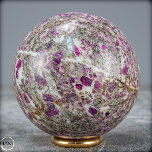 Natürliches Rubin-Kristall Kugelaus Myanmar - 489,71g - 68mm