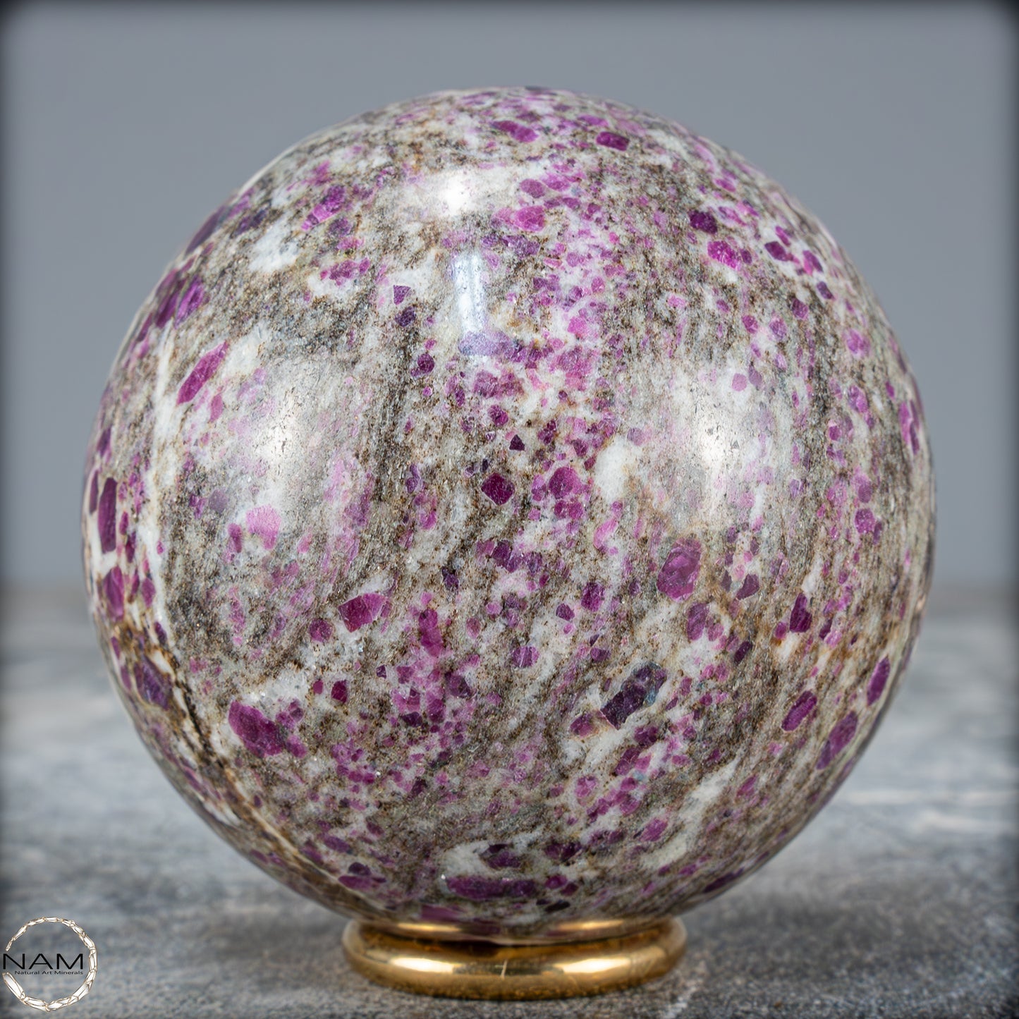 Natürliches Rubin-Kristall Kugelaus Myanmar - 489,71g - 68mm