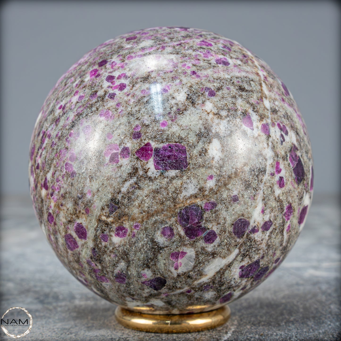 Natürliches Rubin-Kristall Kugelaus Myanmar - 489,71g - 68mm