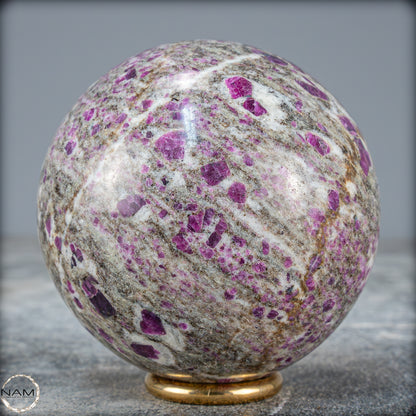 Natürliches Rubin-Kristall Kugelaus Myanmar - 489,71g - 68mm