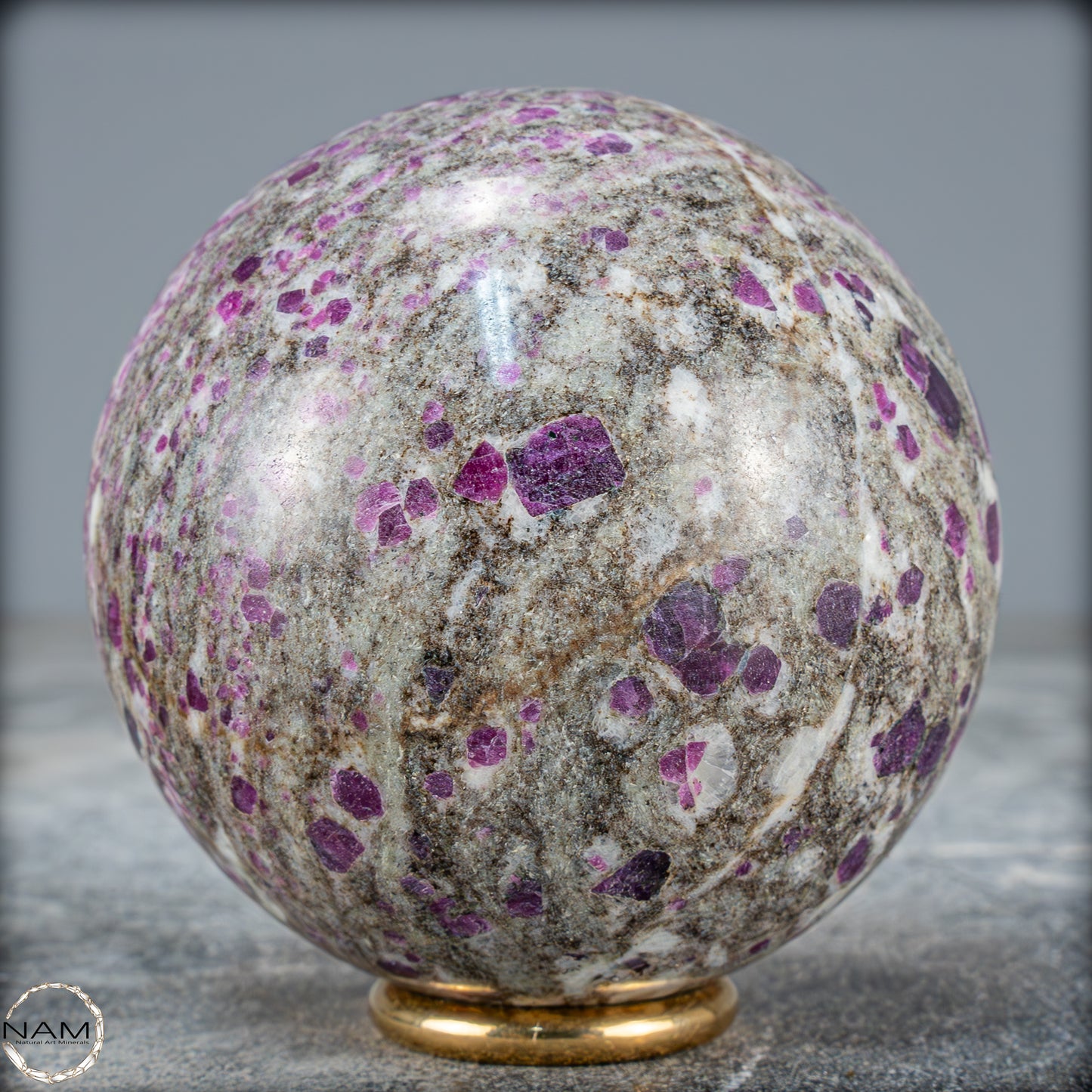 Natürliches Rubin-Kristall Kugelaus Myanmar - 489,71g - 68mm