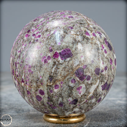 Natürliches Rubin-Kristall Kugelaus Myanmar - 489,71g - 68mm
