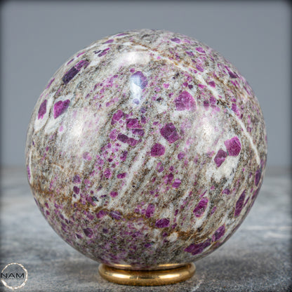 Natürliches Rubin-Kristall Kugelaus Myanmar - 489,71g - 68mm