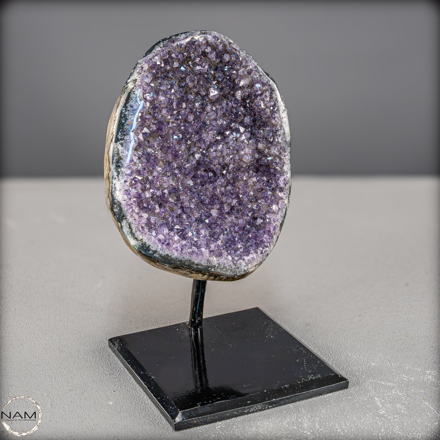 Natürliche Amethyst-Kristalle/Druse auf Ständer - 1561,23g