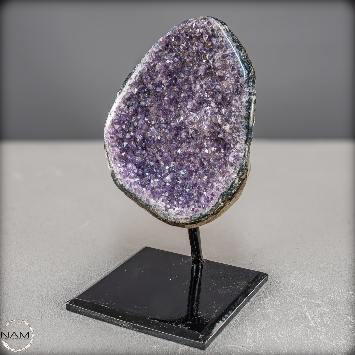 Natürliche Amethyst-Kristalle/Druse auf Ständer - 1561,23g