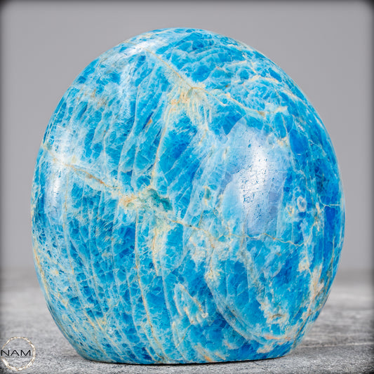 Natürliche Blaue Apatit Kristall-Freiform - 707,37g