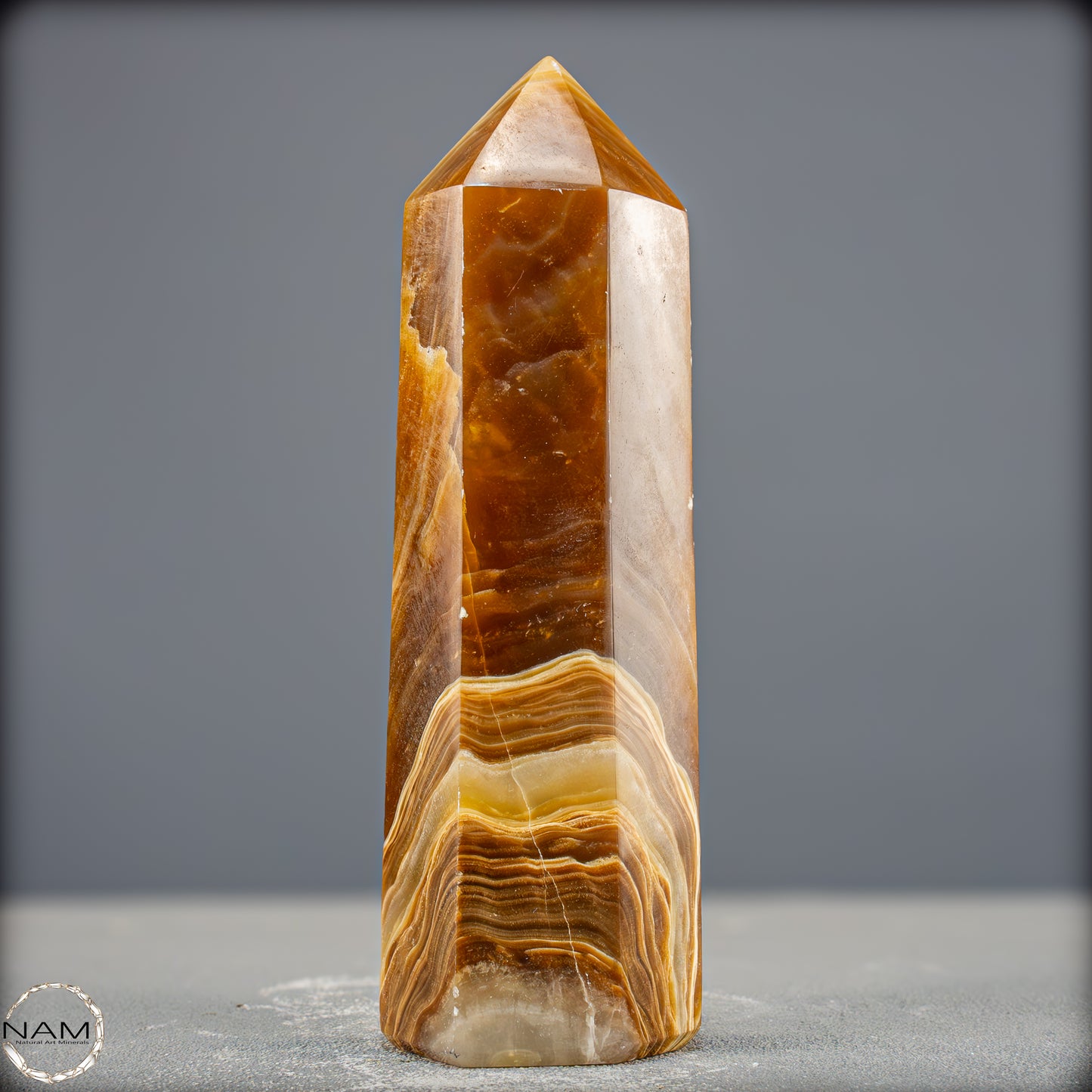Natürlicher Aragonit Obelisk - 536,02g