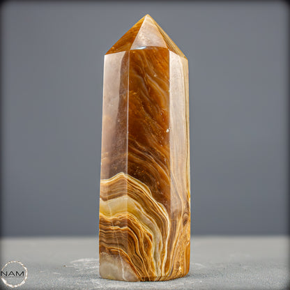 Natürlicher Aragonit Obelisk - 536,02g