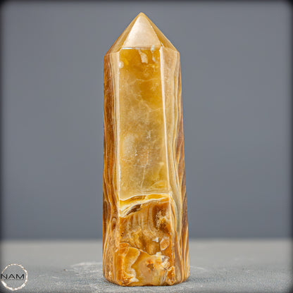 Natürlicher Aragonit Obelisk - 536,02g