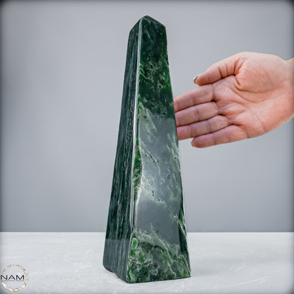 Natürliche Jade-Nephrit Obelisk aus Burma - 1800,66 g