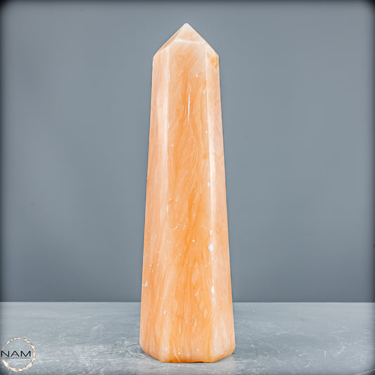 Natürlicher Orangencalcit Kristall-Obelisk - 894,77 g