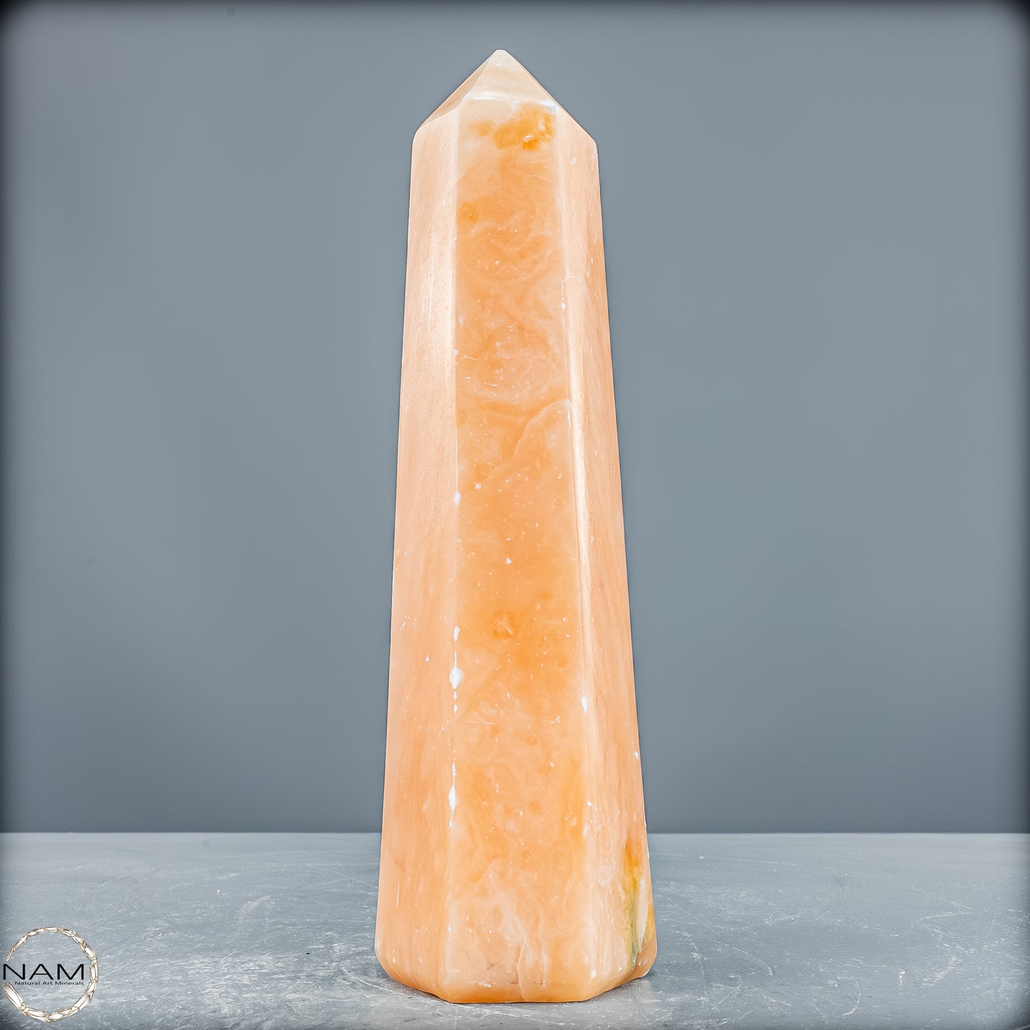 Natürlicher Orangencalcit Kristall-Obelisk - 894,77 g