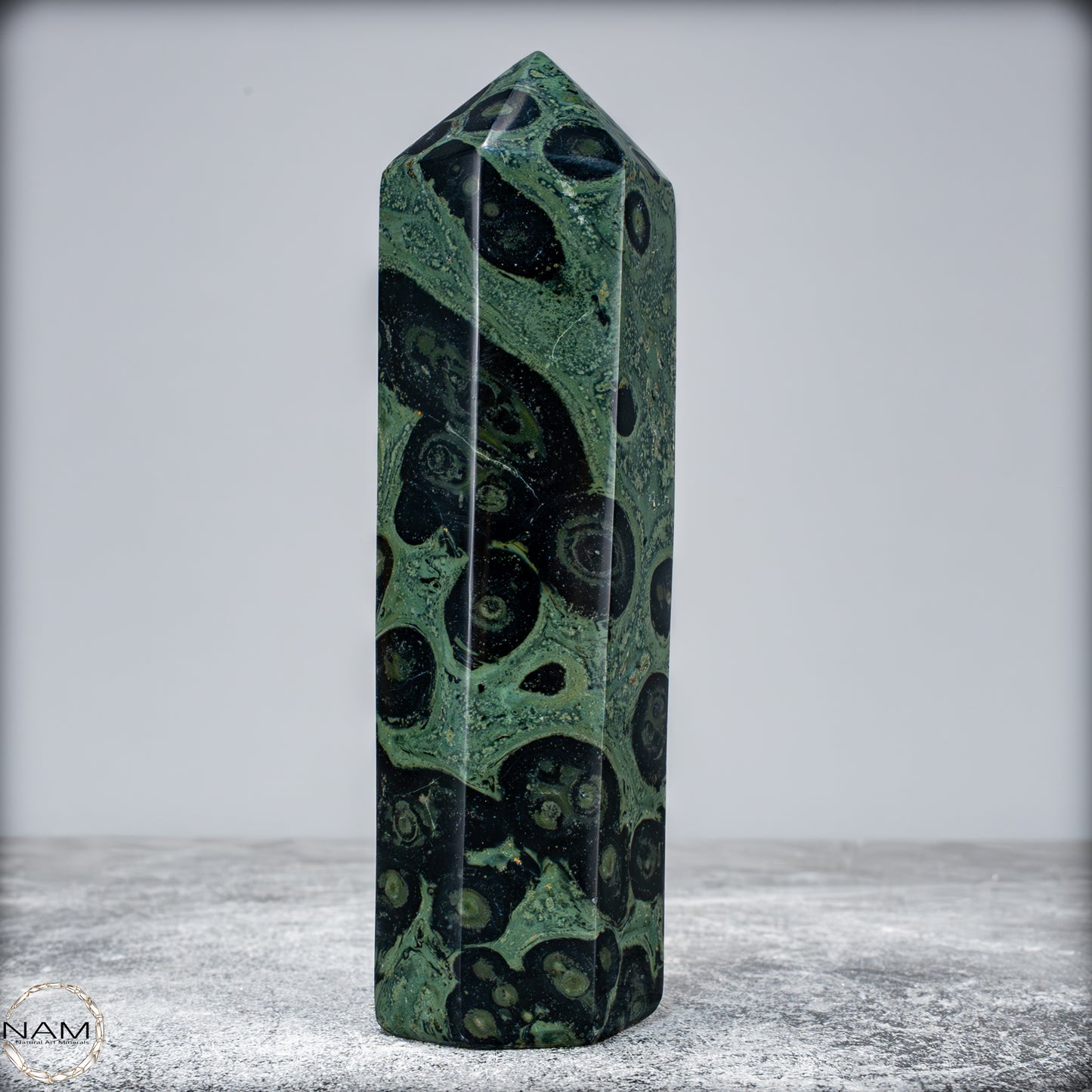 Natürlicher  Kambaba-Jaspis Obelisk - 516,23g