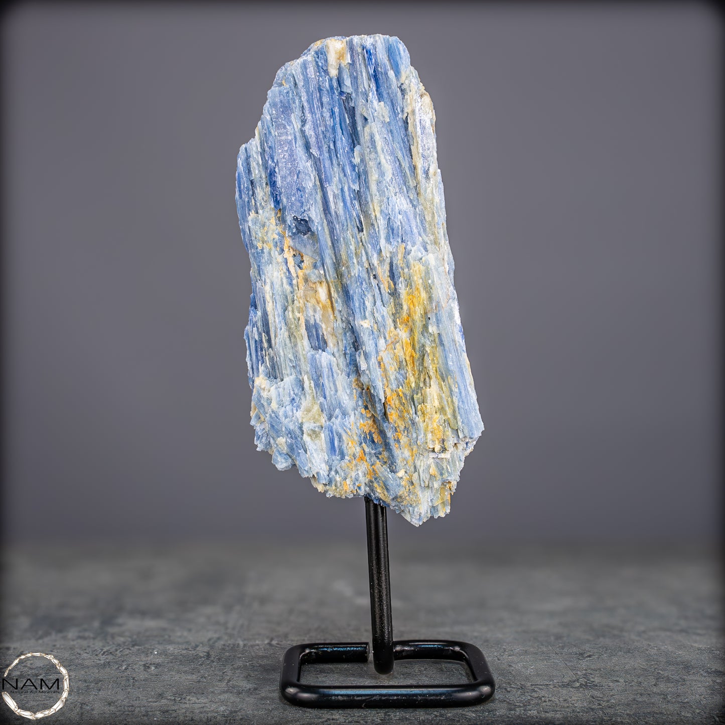 Natürlicher Kyanit-Kristall Cluster auf Ständer aus Brasilien - 538,27g