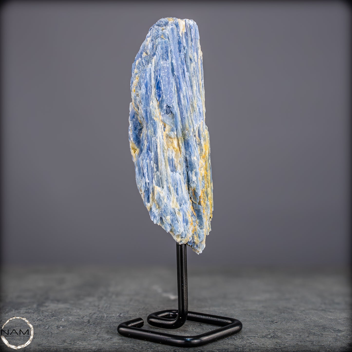Natürlicher Kyanit-Kristall Cluster auf Ständer aus Brasilien - 538,27g