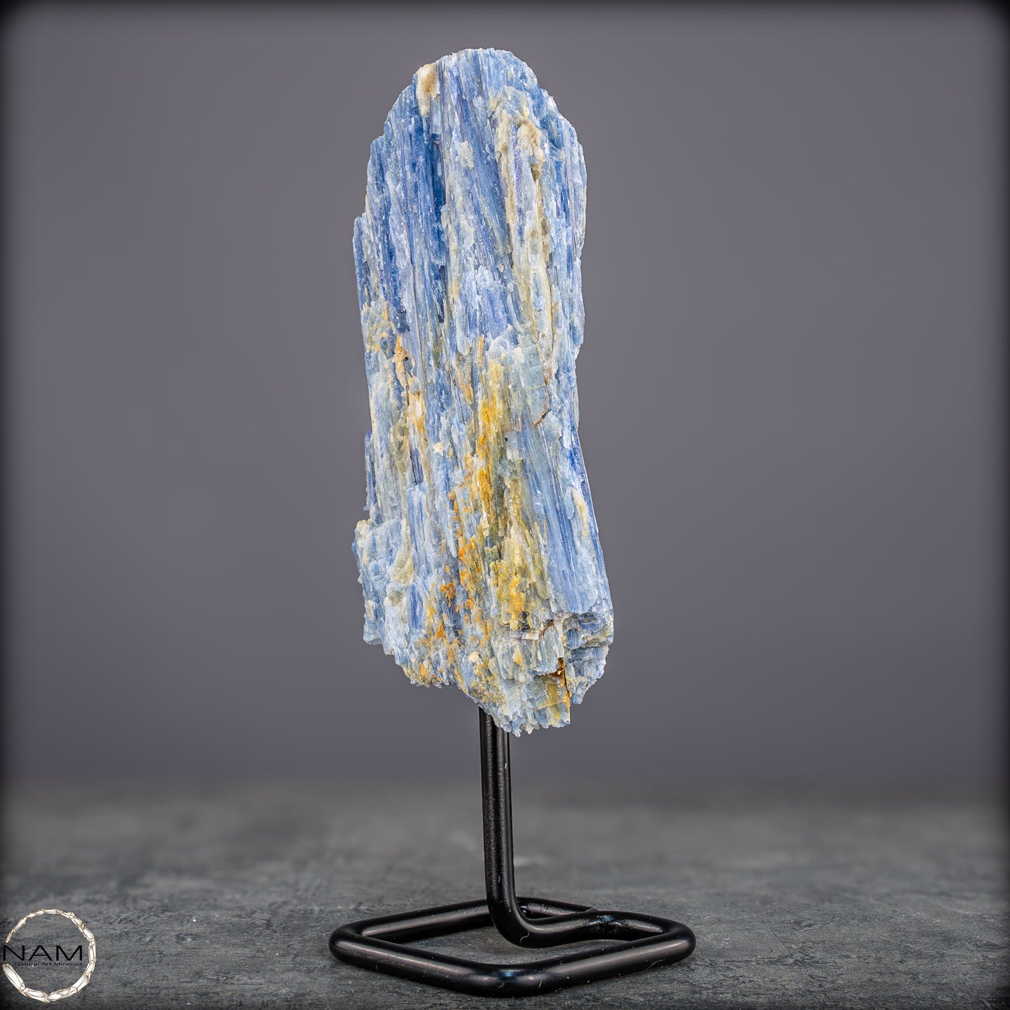 Natürlicher Kyanit-Kristall Cluster auf Ständer aus Brasilien - 538,27g