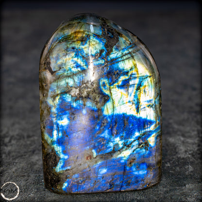 Natürliche Labradorit Kristall-Freiform - 749,55g