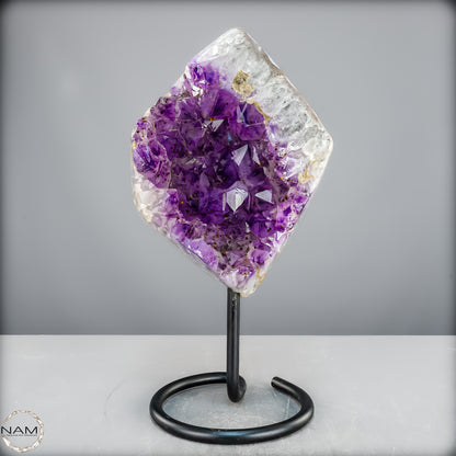Natürliche Amethyst-Kristalle/Druse auf Ständer - 5473,15g