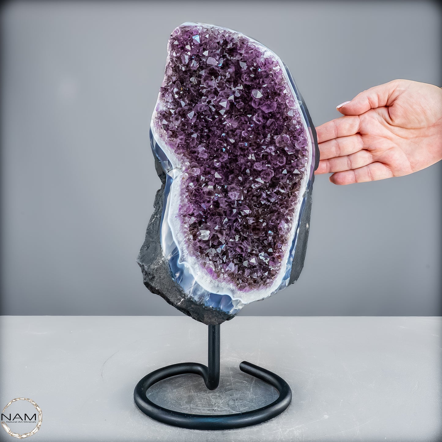 Natürliche Amethyst-Kristalle/Druse auf Ständer - 7687,18g