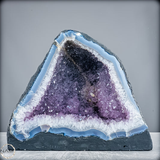 Natürliche Intensive Amethyst-Achat-Kristall Kathedrale/Druse - 25481,71g