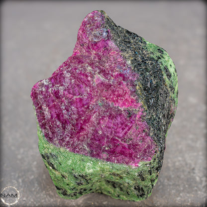Natürlicher Rubin-Kristall in Zoisit aus Tansania - 290,15g