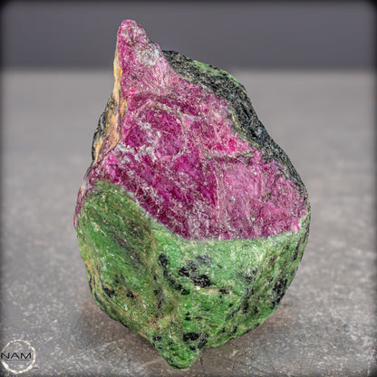 Natürlicher Rubin-Kristall in Zoisit aus Tansania - 290,15g