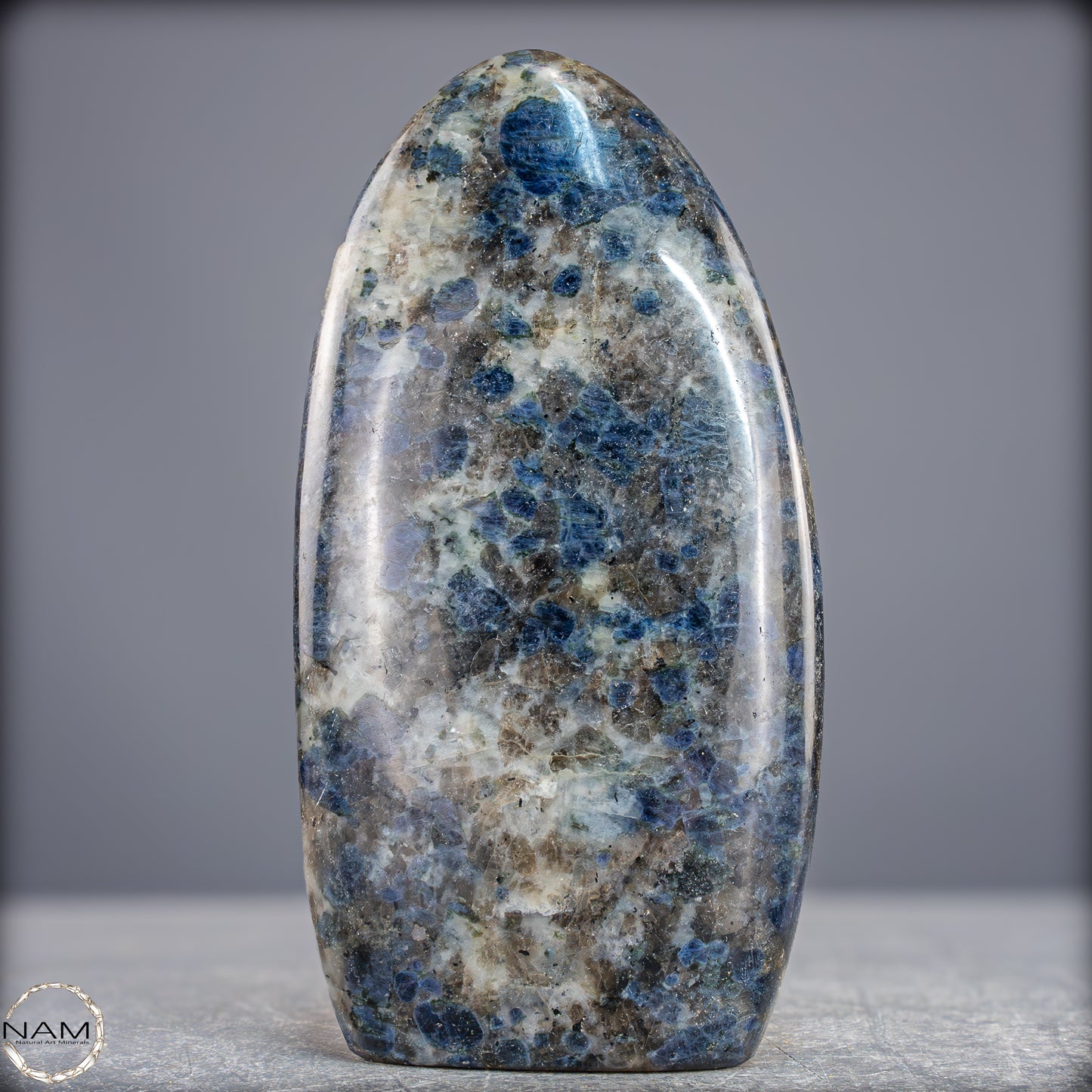 Natürliche Blaue Cordierit-Kristall Freiform, Spitzenqualität - 1036,45g