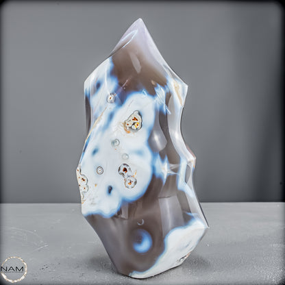 Natürliche Orca-Flamme mit Amethyst-Spitze aus Brasilien - 835,55 g