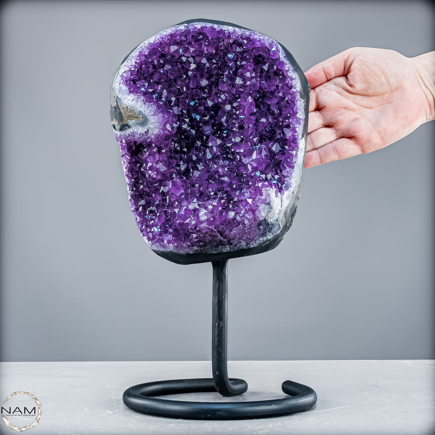 Natürliche Amethyst-Kristalle/Druse auf Ständer - 5488,37 g