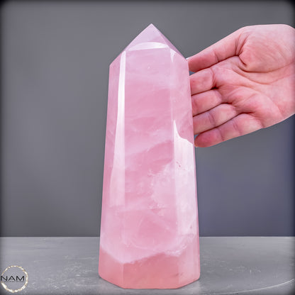 Natürlicher Rosenquarz-Kristall Obelisk aus Brasilien - 2004,31 g