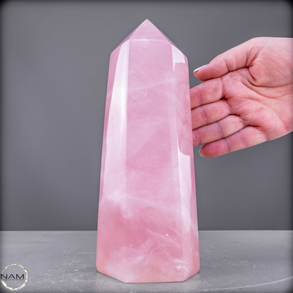 Natürlicher Rosenquarz-Kristall Obelisk aus Brasilien - 2004,31 g