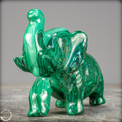 Sehr alte Malachit Skulptur Elefant, Kongo - 692,69g