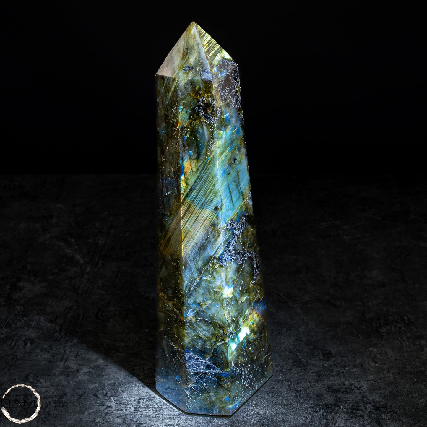 Natürliche Labradorit Kristall-Obelisk - 682,83g