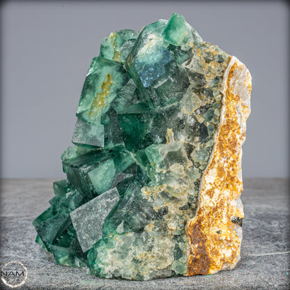 Natürliche Grüner Fluorit Kristalle auf Matrix - 1657,81g