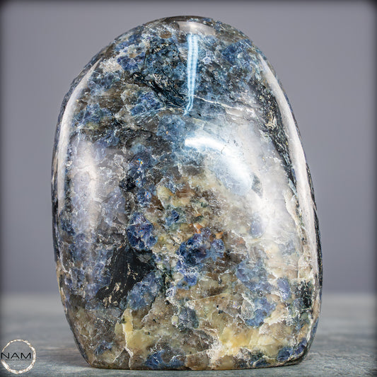 Natürliche Blaue Cordierit-Kristall Freiform, Spitzenqualität - 993,62g