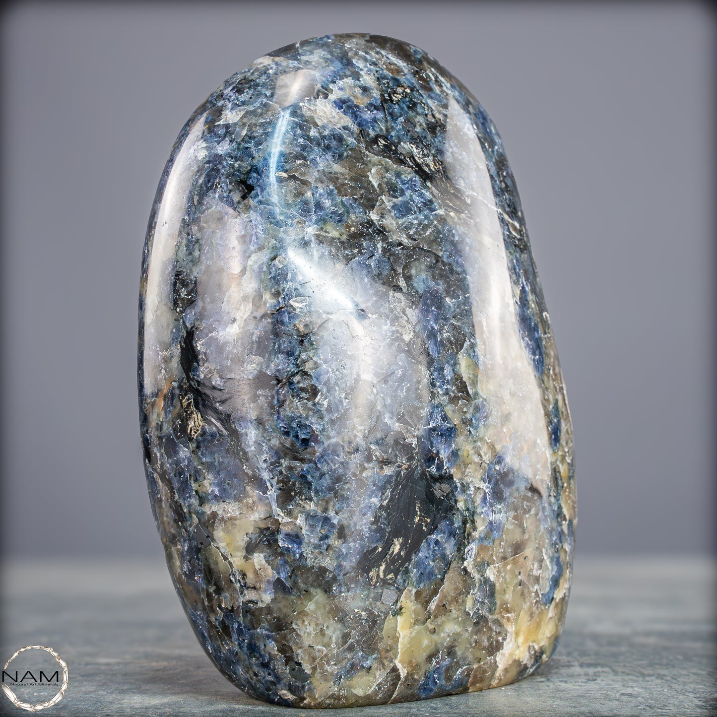 Natürliche Blaue Cordierit-Kristall Freiform, Spitzenqualität - 993,62g