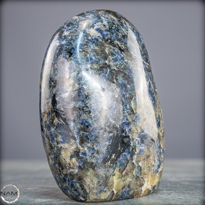 Natürliche Blaue Cordierit-Kristall Freiform, Spitzenqualität - 993,62g