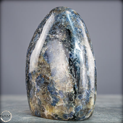 Natürliche Blaue Cordierit-Kristall Freiform, Spitzenqualität - 993,62g