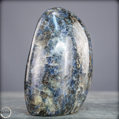 Natürliche Blaue Cordierit-Kristall Freiform, Spitzenqualität - 993,62g