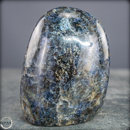 Natürliche Blaue Cordierit-Kristall Freiform, Spitzenqualität - 993,62g