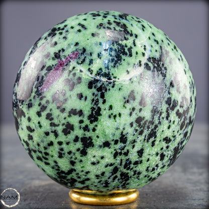 Natürliche  Zoisit mit Rubin Kugel - 594,67g - 70,7mm