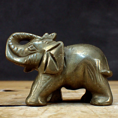 Pyrit Elefant Skulptur - 542,93g - 105 x 70 x 42 mm